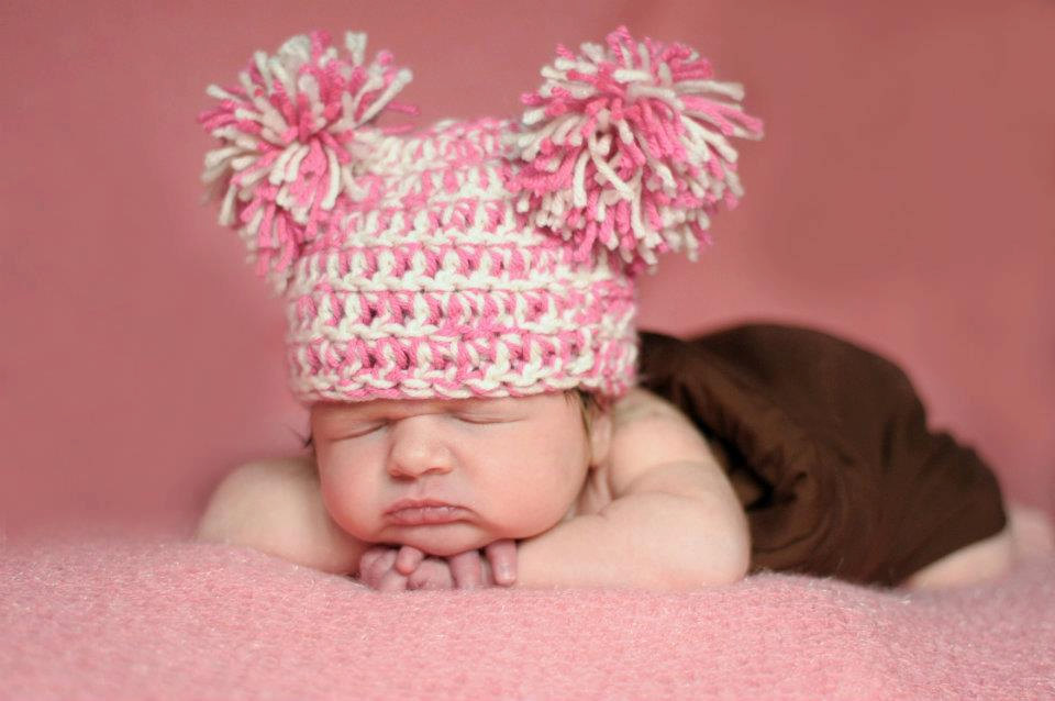 Crochet PomPom Newborn Hat on Luulla